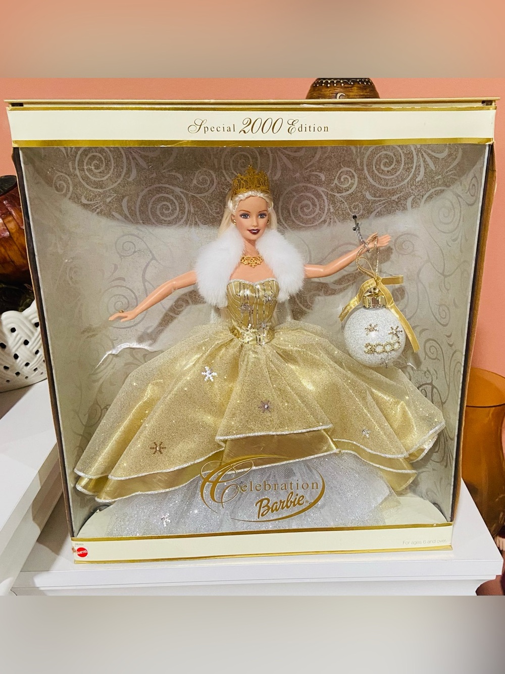 Celebration Barbie in Gold and White Gown (Special 2000 Edition)